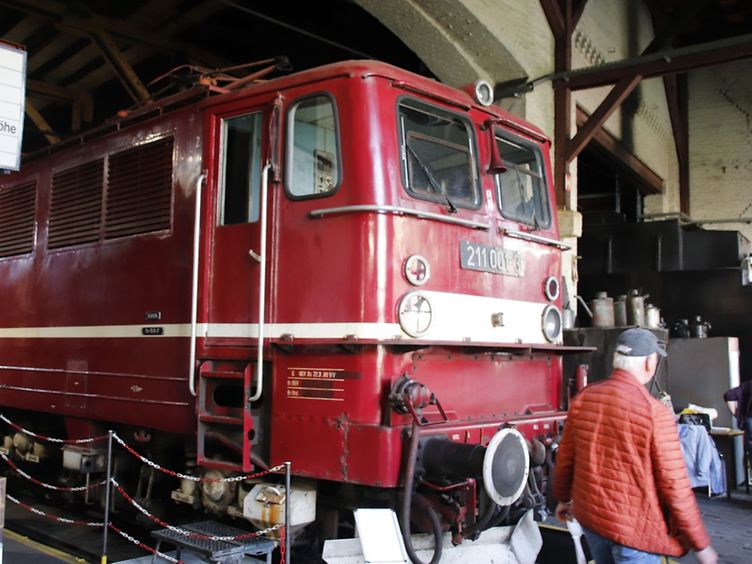 Locomotive électrique de la série 211 